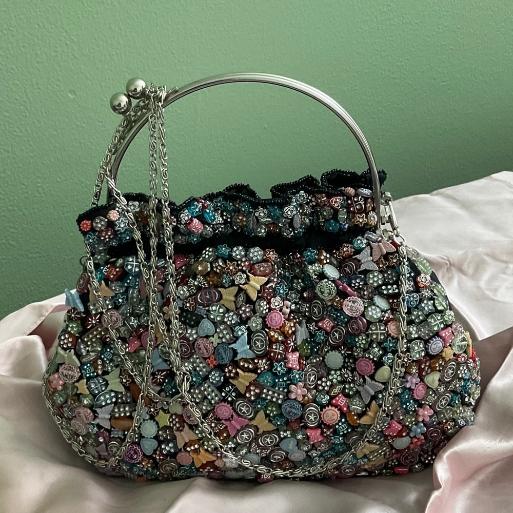 Elegant Multicolor Beaded Wristlet with Silver Chain - Picture 3 of 8